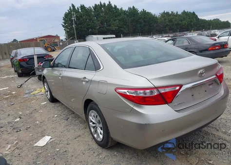 2016 Toyota Camry Le z USA, uszkodzony, nr VIN 4T4BF1FK0GR552155